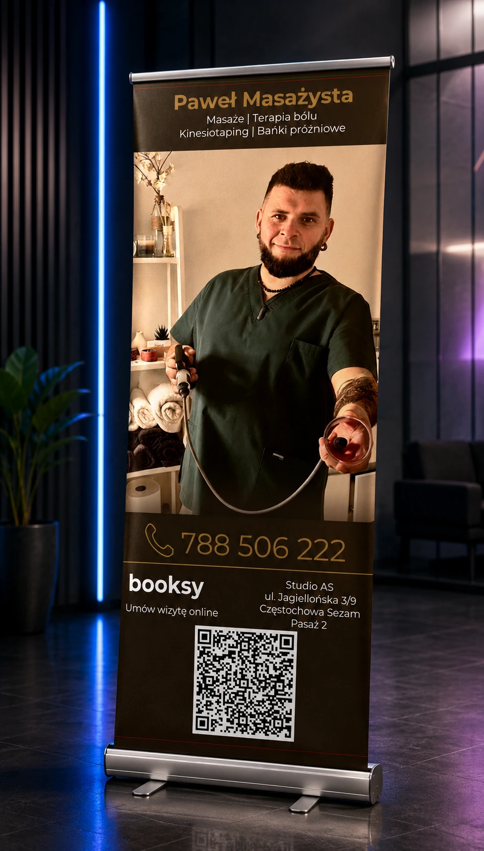 Projekt roll-upu reklamowego dla Pawła Operacza wykonany przez Filip Studio